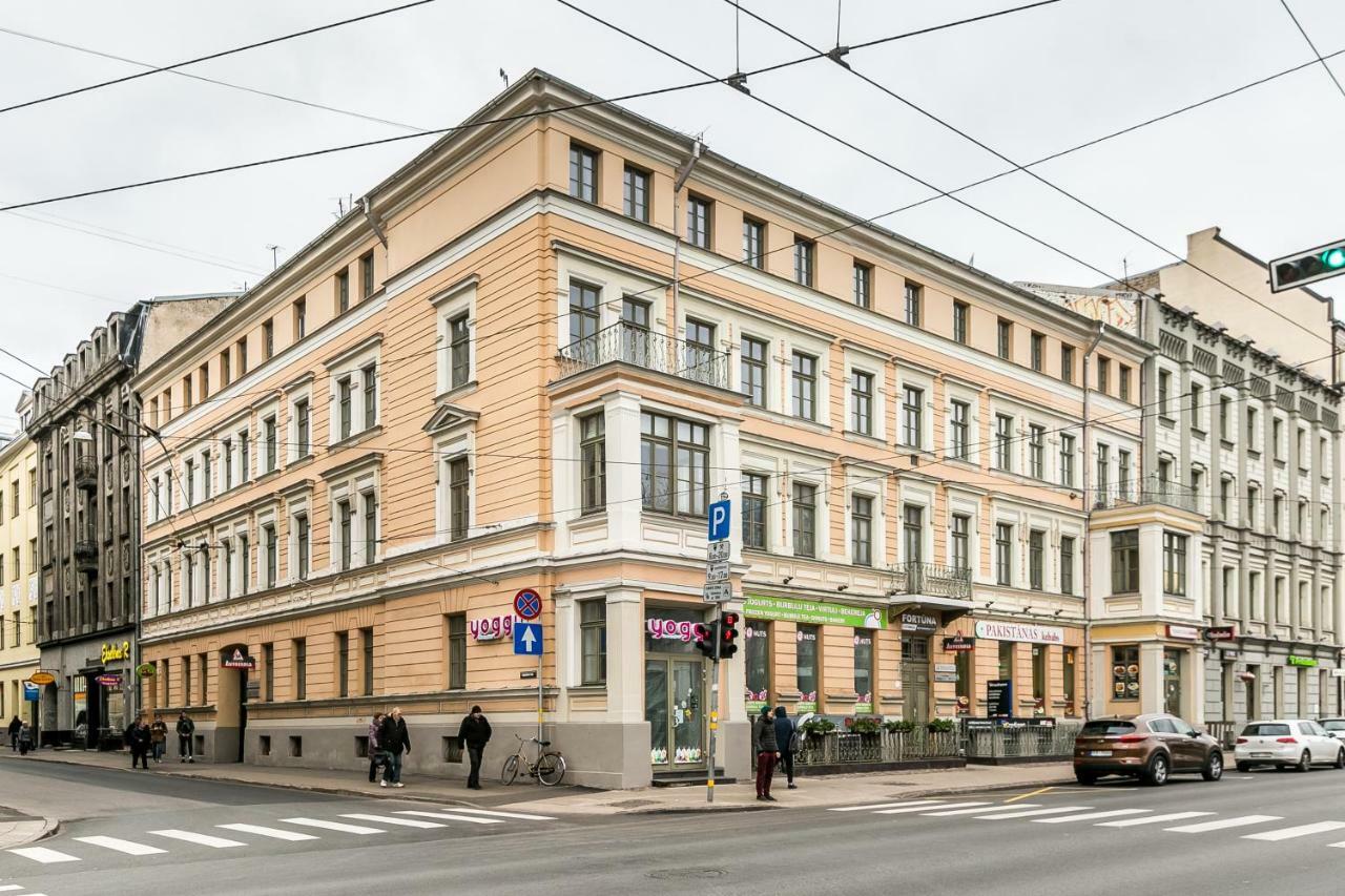 Merkela Design Apartment With Park View Riga Exterior photo